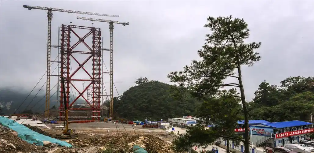 德州扑克 大盲 小盲_无限德州扑克大盲位AT策略_翻牌前加注应对平跟溜入