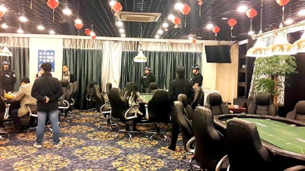 德州扑克先发谁_德州扑克俱乐部开设赌场_以竞技体育为幌子的赌博