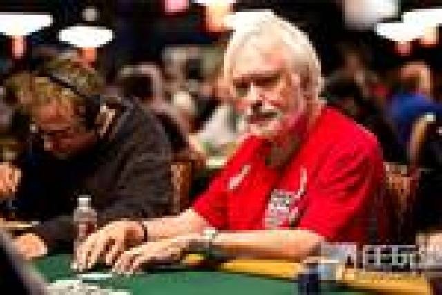WSOP冠军汤姆·麦克沃伊_汤姆·麦克沃伊扑克职业生涯_无限注德州扑克书籍