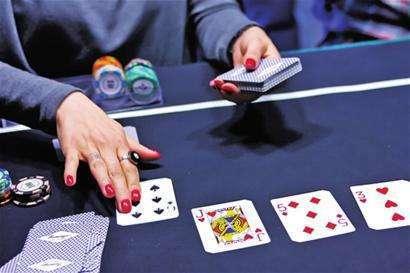 德州扑克 进阶_筹码深度对位置价值的影响_poker位置价值分析