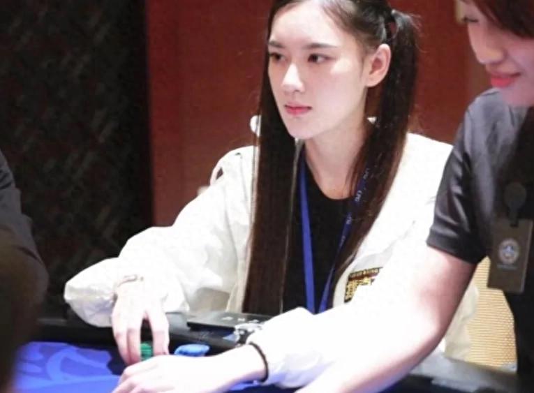 德州扑克牌型概率_德州扑克如何买牌_德州扑克听牌概率