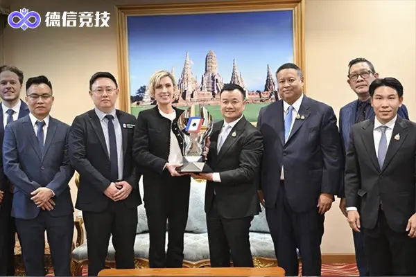 德州扑克职业选手门槛_中国职业德州扑克现状_德州扑克职业选手心理素质