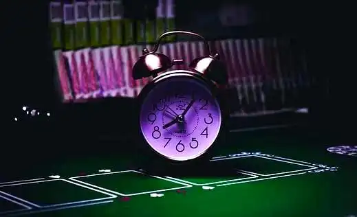 德州扑克稳赢策略_德州扑克入门技巧_德州扑克 现金桌 策略
