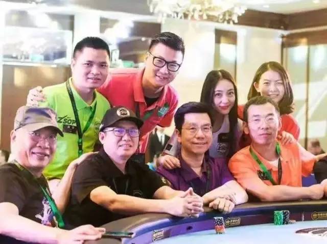 德州扑克看牌什么意思_德州扑克跨行成功人士_德扑高手商业案例