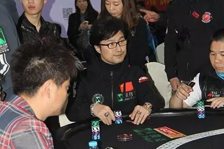 德州扑克看牌什么意思_德扑高手商业案例_德州扑克跨行成功人士