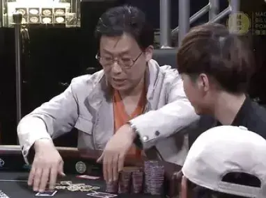 德州扑克锦标赛打法中文字幕_德州扑克视频大赛视频_德州扑克教程位置中文字幕