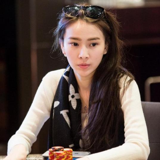 美女职业扑克选手_德州扑克人生_职业扑克女选手介绍