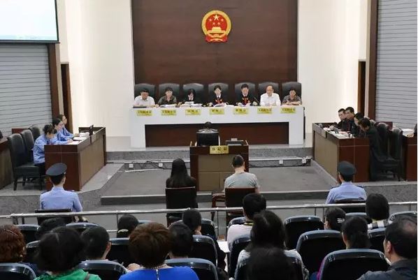 德州扑克赛事 涉嫌赌博 主办方辩护_德州扑克涉赌案 公开审理 南京鼓楼区人民法院_德州扑克推荐书籍