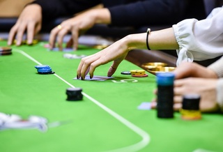 棋牌类网络游戏管理政策_天天德州退市补偿活动_腾讯德州扑克官方网站