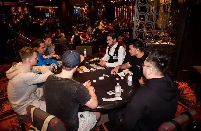 超越标签的底层逻辑_什么是德州扑克的紧凶_紧凶松凶策略