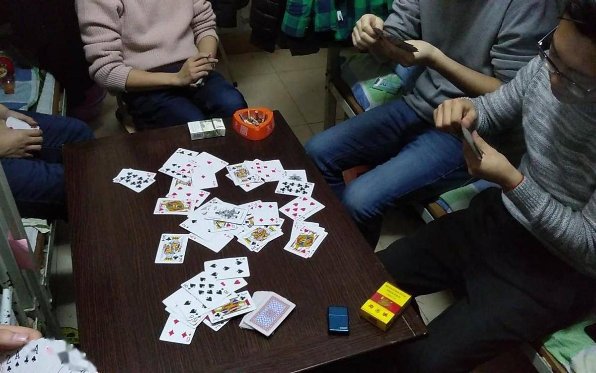 叶子戏发展演变_扑克牌历史起源_德州扑克小叶子