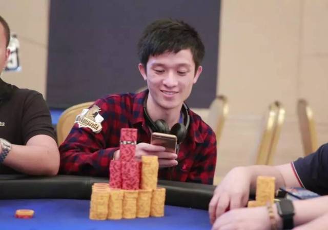 德州扑克比赛 九人决赛桌 选手Shao jian yi_德州扑克 枪口位置