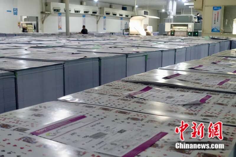 掼蛋游戏规则_掼蛋扑克牌生产_德州扑克分花色吗