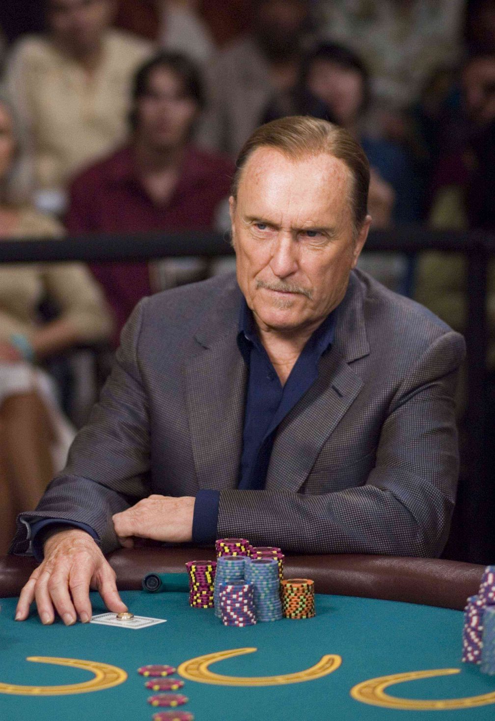 与德州扑克有关的电影_德州扑克 Runner Runner 智商高超赌博天赋 故事梗概_纸牌交易 Deal 老一辈价值观念与新生代价值观念碰撞 电影分析
